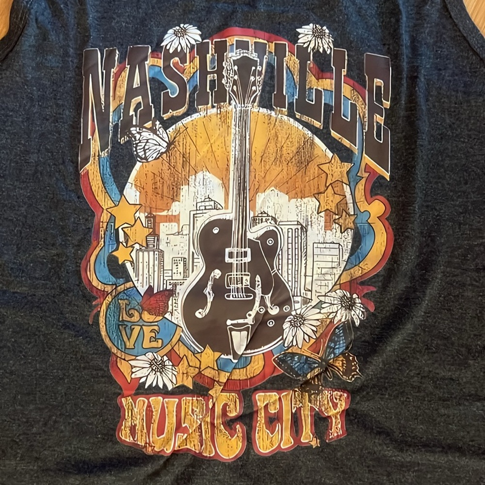 Nashville sleeveless tee. Size medium
